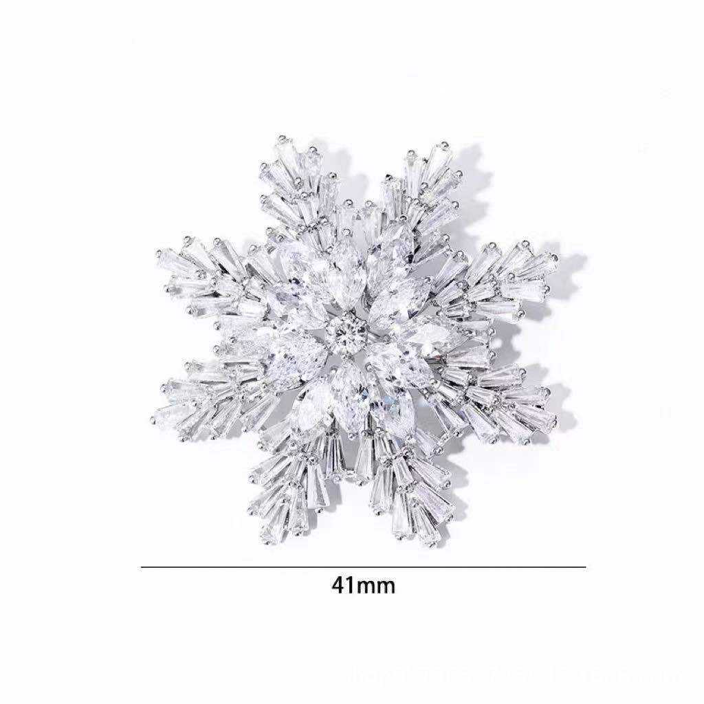 ❄️✨ Crystal Snowflake Brooch
